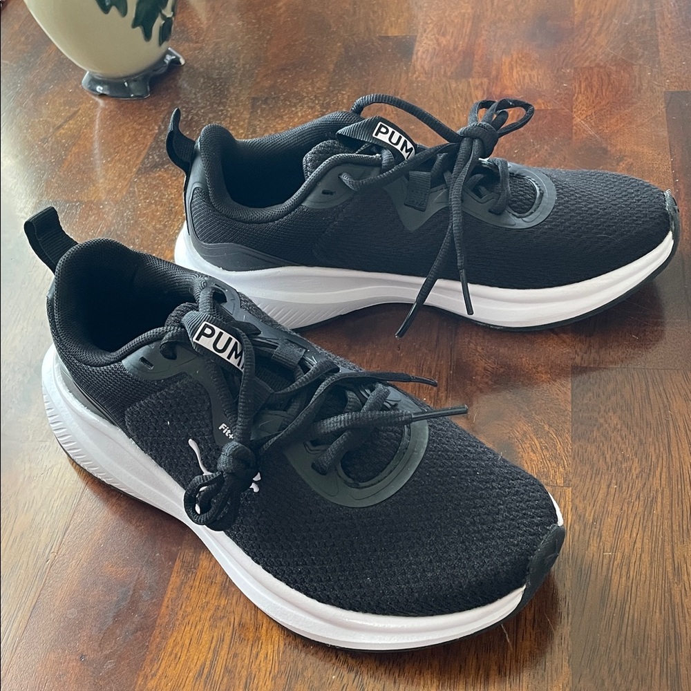PUMA Skyrocket PumaLite Sneakers Women’s Size 6 EUR 36 Black
